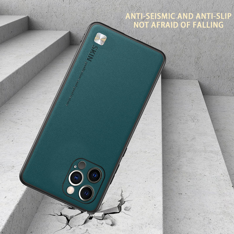Pouzdro odolné proti nárazu pro iPhone 13 Pro Max 6,7palcový PU kožený kryt PC+TPU na telefon s kovovým dekorem Pouzdro odolné proti nárazu pro iPhone 13 Pro Max 6,7palcový PU kožený kryt PC+TPU na telefon s kovovým dekorem